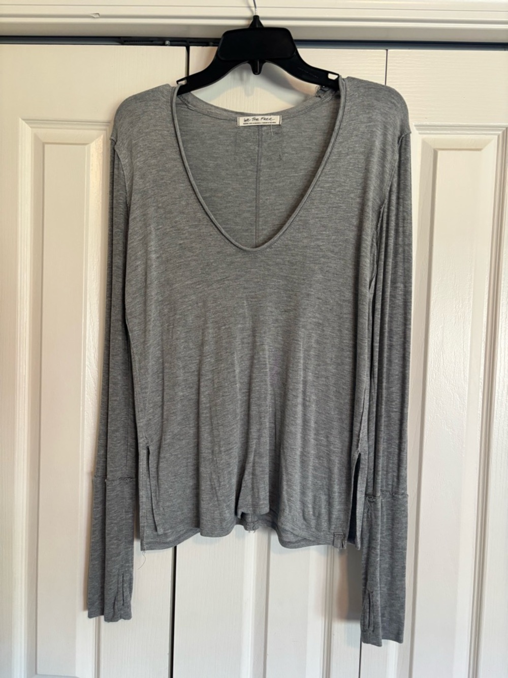 We The Free Heather Gray V-Neck Long Sleeve Top